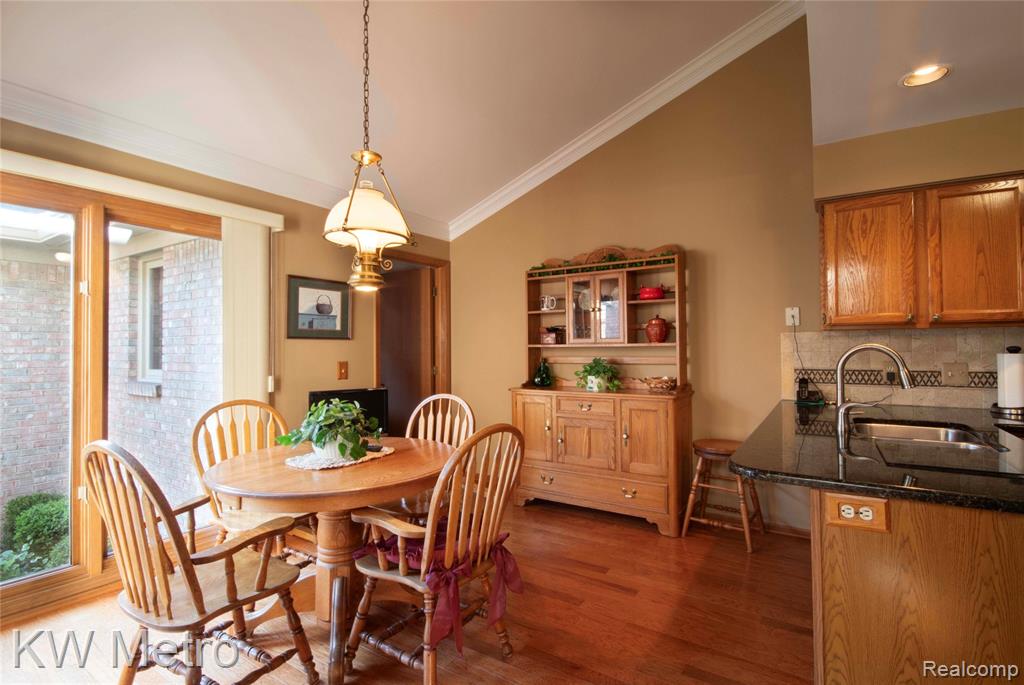42664 Jason Court, 88, Sterling Heights, MI 48313 — Photo 2