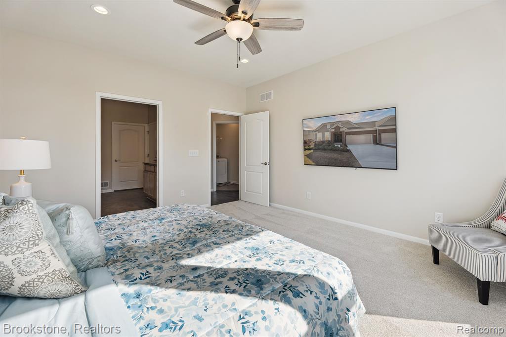 527 HOLMDALE Way, Ann Arbor, MI 48108 — Photo 21