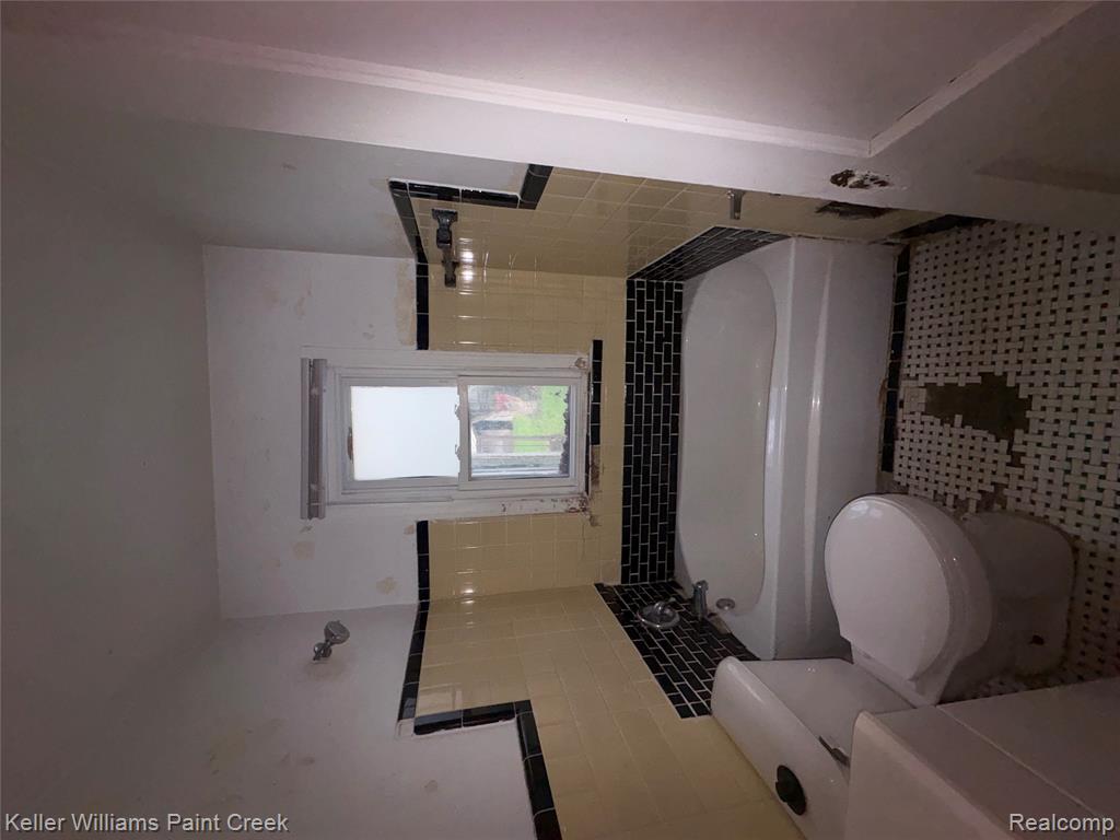 20083 Bradford Street, Detroit, MI 48205 — Photo 2