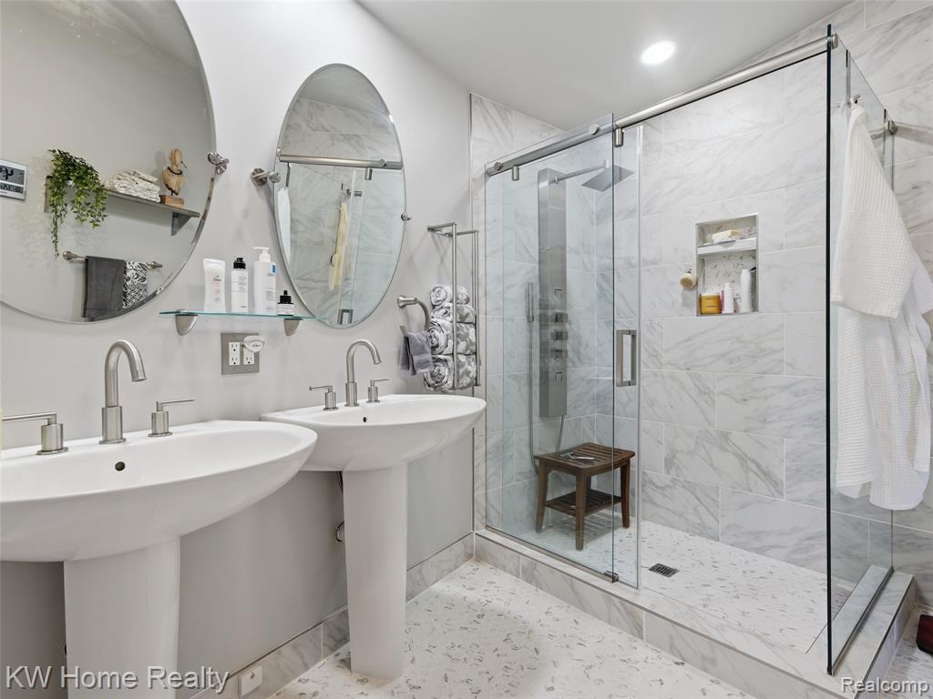 4749 Tara Court, West Bloomfield, MI 48323 — Photo 48