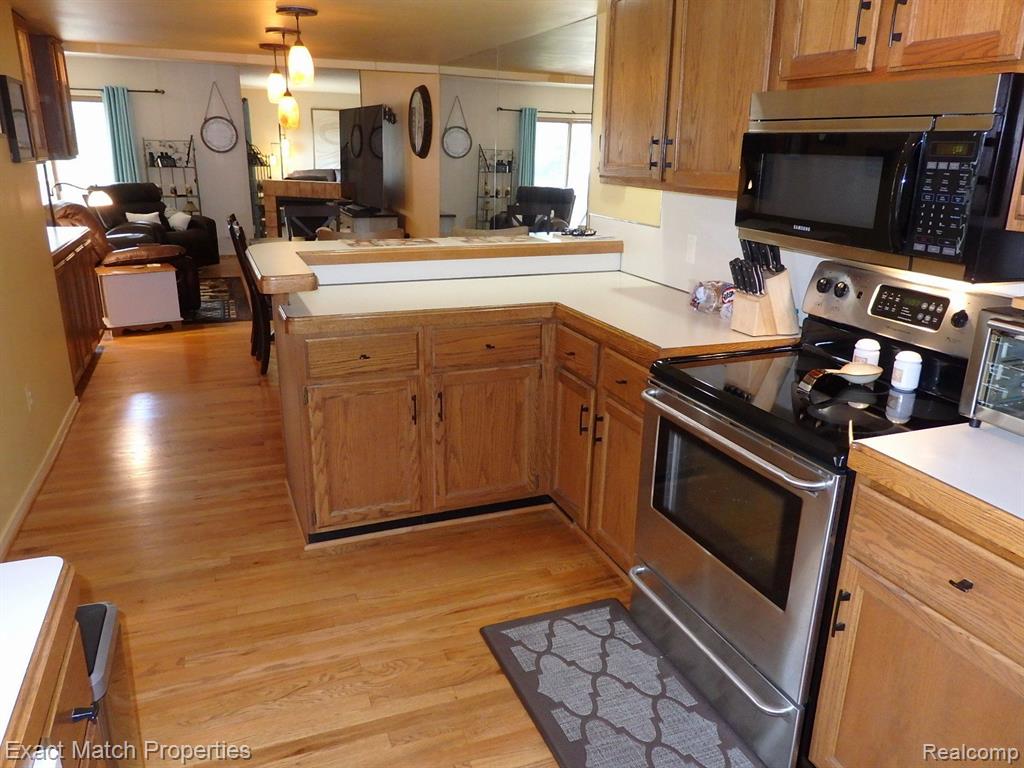 6896 NORTHCREST Way E, 15, Clarkston, MI — Photo 29