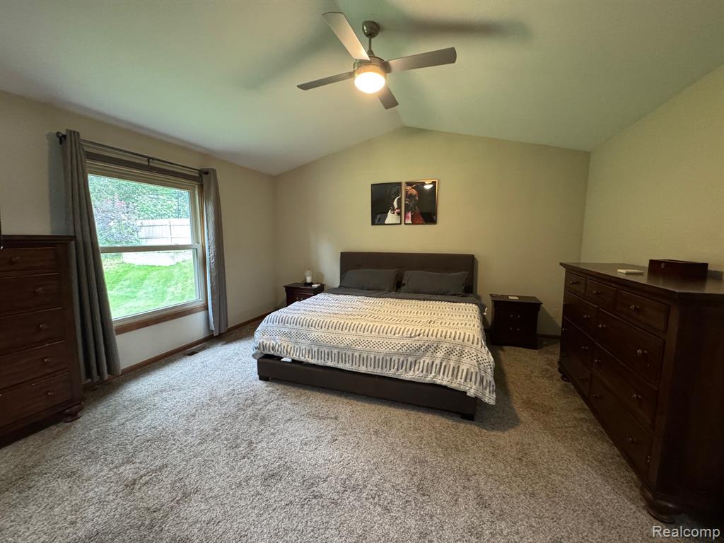 5851 Kingfisher Lane, Clarkston, MI — Photo 38