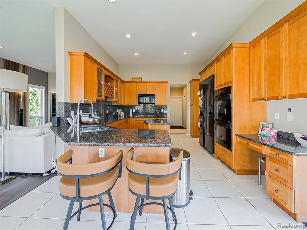 6310 Branford Drive, West Bloomfield, MI — Photo 18