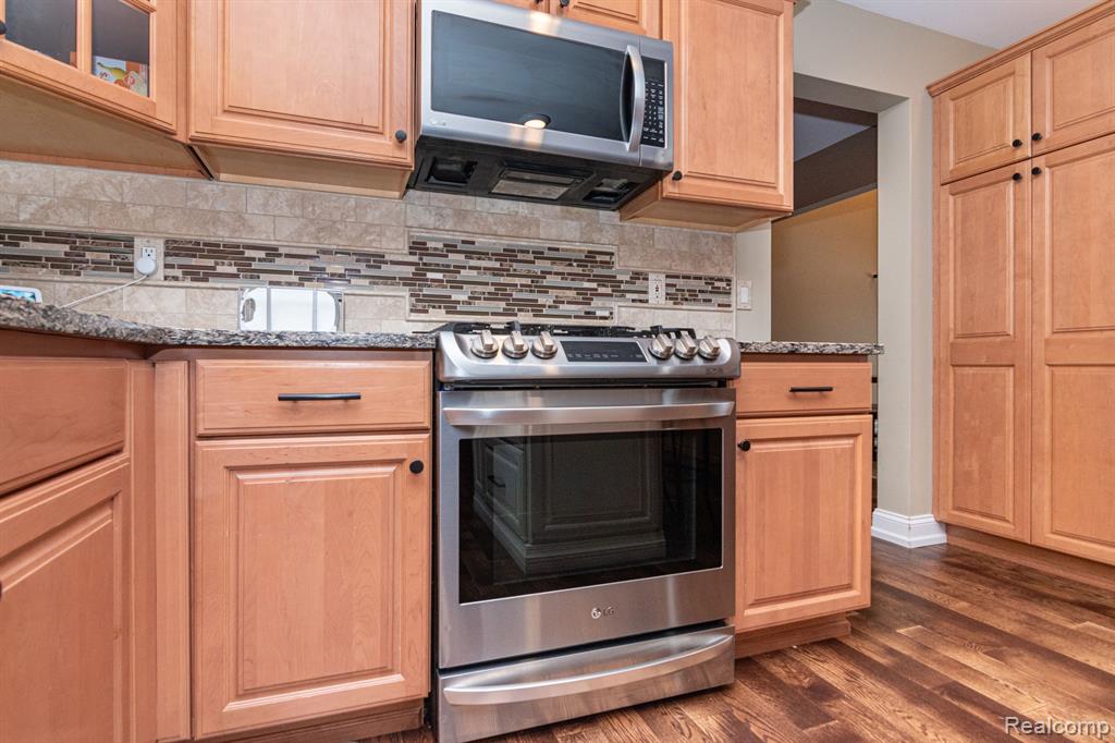 552 CROWN RIDGE Court, White Lake, MI — Photo 27