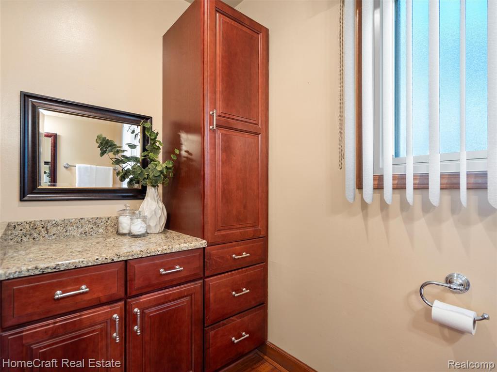 45019 MIDDLEBURY Court, Canton, MI 48188 — Photo 22