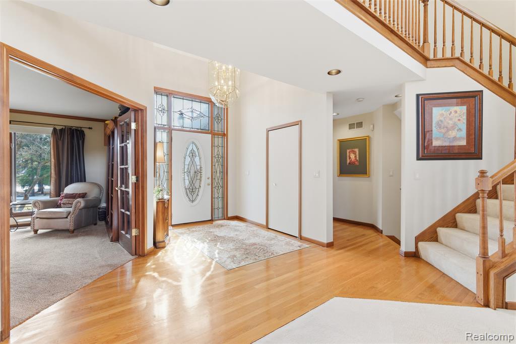 5306 Hidden Pines Court, Brighton, MI 48116 — Photo 4