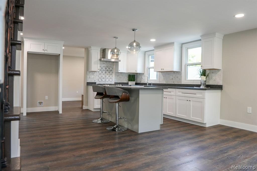 278 W SAINT CLAIR Street, Romeo, MI 48065 — Photo 2
