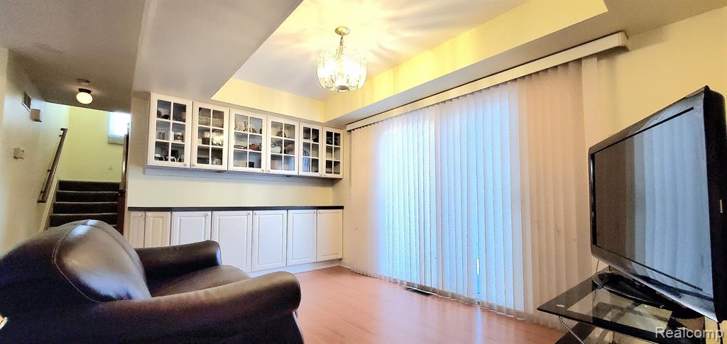 506 DECKER Road, Walled Lake, MI 48390 — Photo 10
