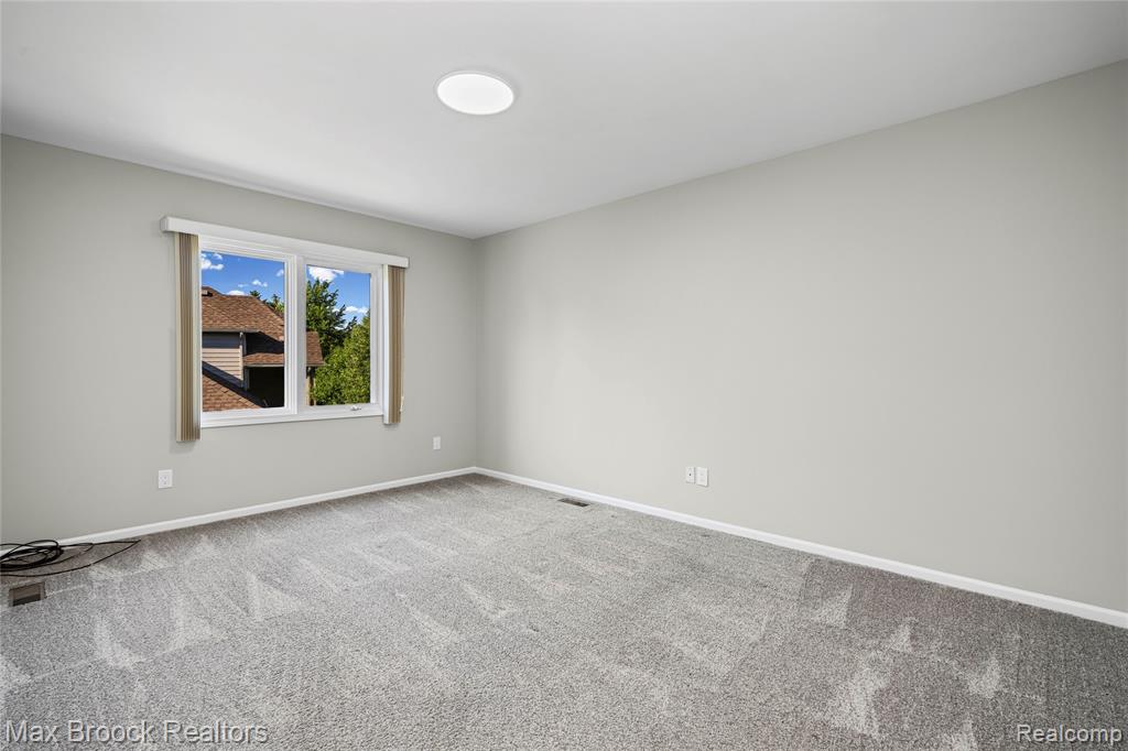 6664 Apple Blossom Trail, West Bloomfield, MI — Photo 47