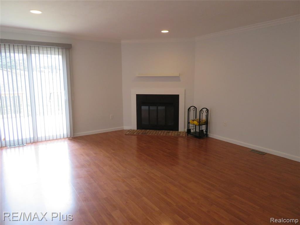3011 Debra Court, Auburn Hills, MI 48326 — Photo 9