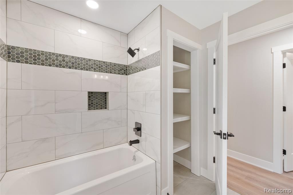 7598 Lake Park Avenue, Ira, MI — Photo 22