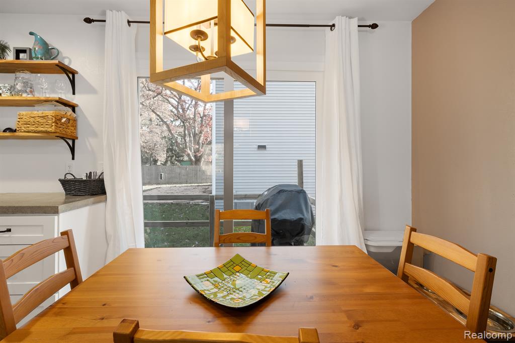 400 CLARENDON Street, Ann Arbor, MI 48103 — Photo 8