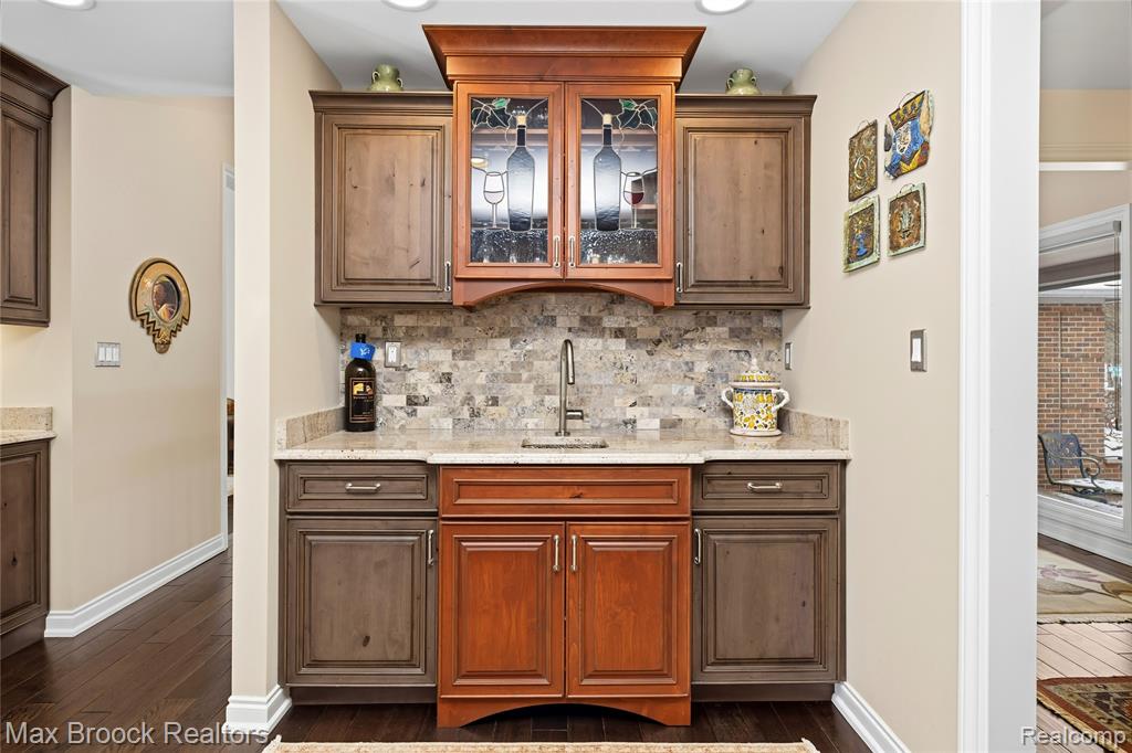 5867 BRAVO COURT, Orchard Lake Village, MI 48324 — Photo 22