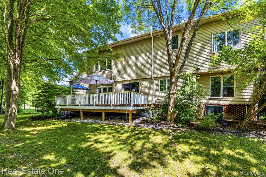 3481 Castlewood Court, Wixom, MI — Photo 5