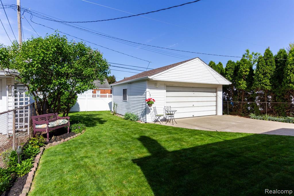 9648 STERLING Avenue, Allen Park, MI 48101 — Photo 41