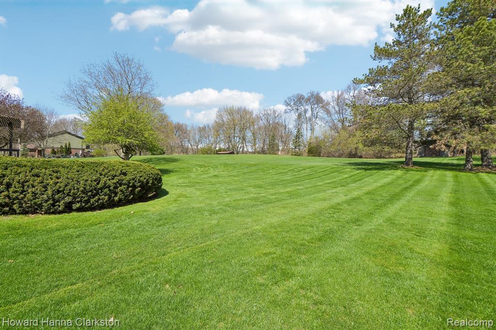 12120 Carriage Trail Drive, Davisburg, MI 48350 — Photo 41