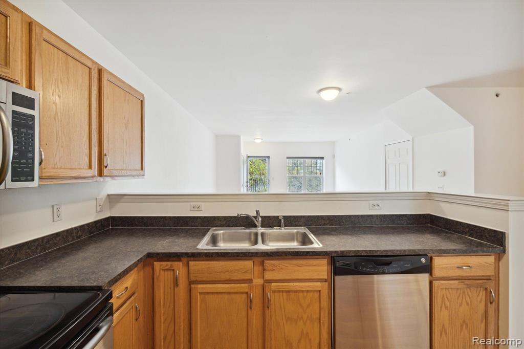 61 WINDER Street, 79, Detroit, MI 48201 — Photo 13