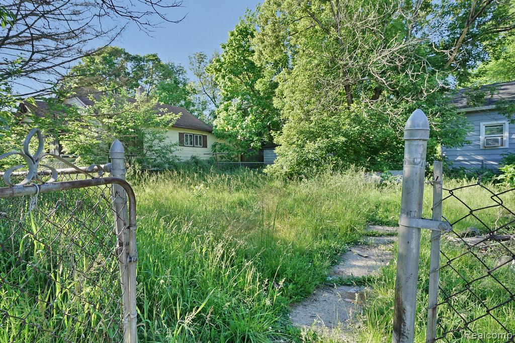 4201 Brunswick Avenue, Flint, MI 48507 — Photo 8