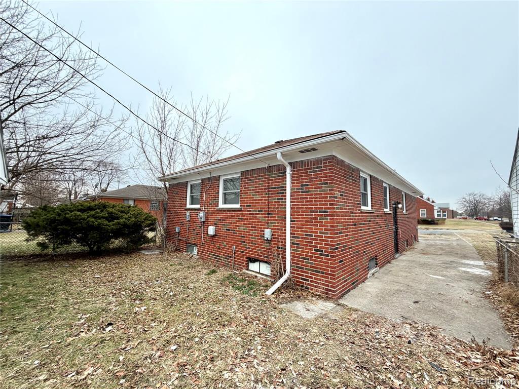 13540 E State Fair Street, Detroit, MI 48205 — Photo 9