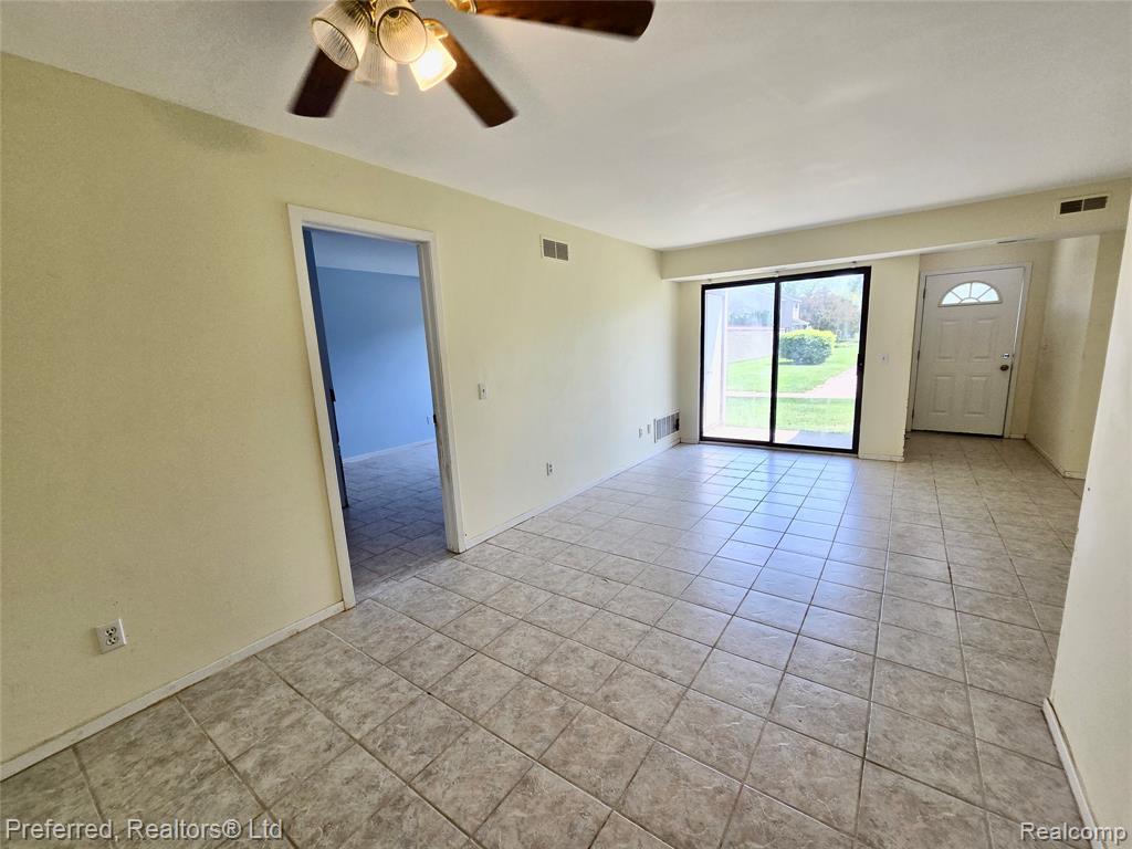 771 Clubhouse Drive, Ypsilanti, MI 48197 — Photo 7