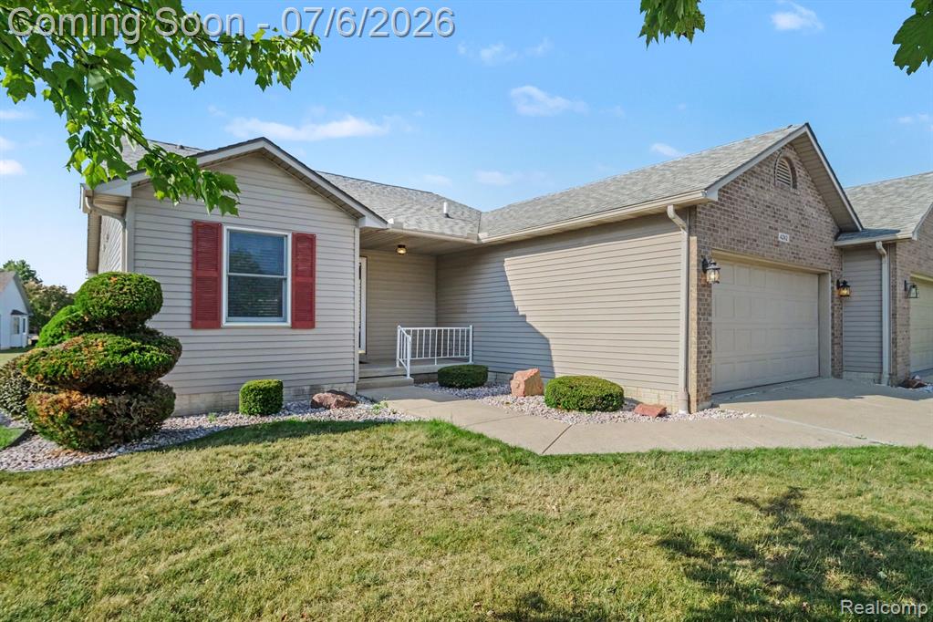 4392 Springbrook Drive, Swartz Creek, MI 48473 — Photo 3