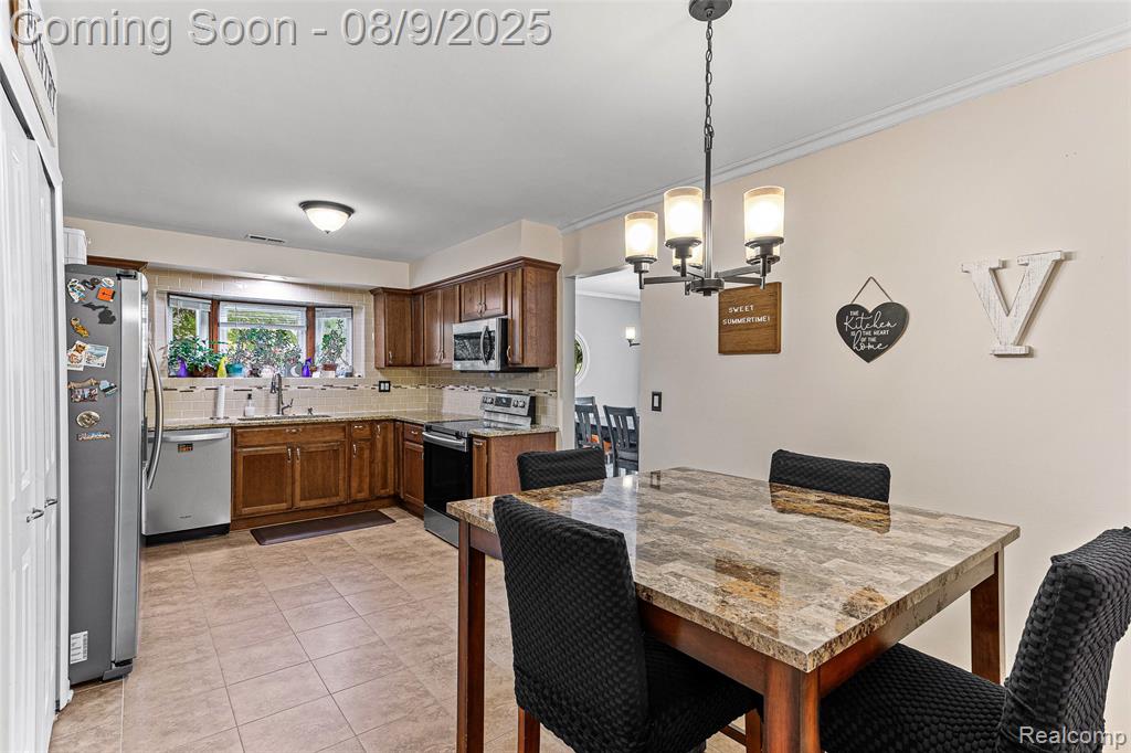 42579 Collingham Court, Canton, MI 48187 — Photo 5