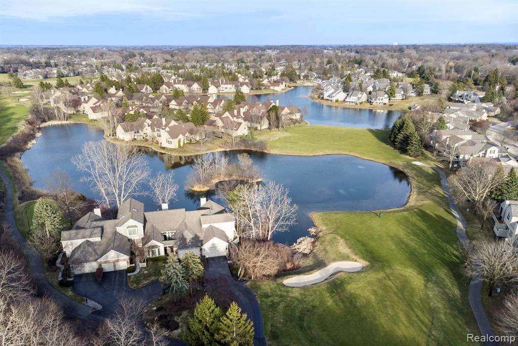 479 Newburne Pointe, Bloomfield Hills, MI 48304 — Photo 2