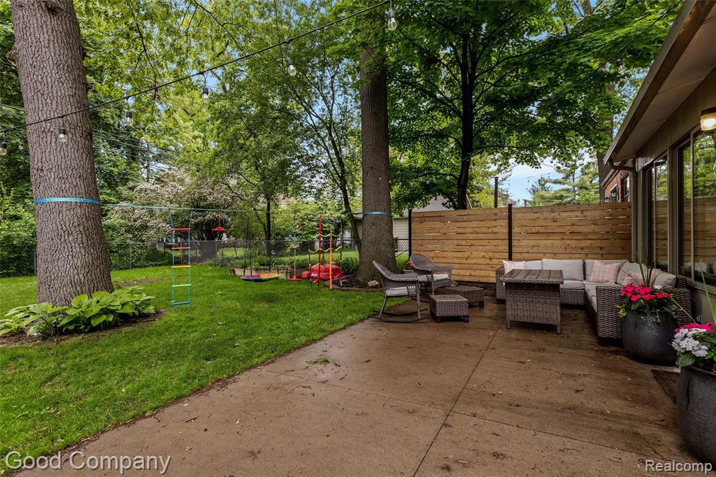 641 W WOODLAND Street, Ferndale, MI 48220 — Photo 50