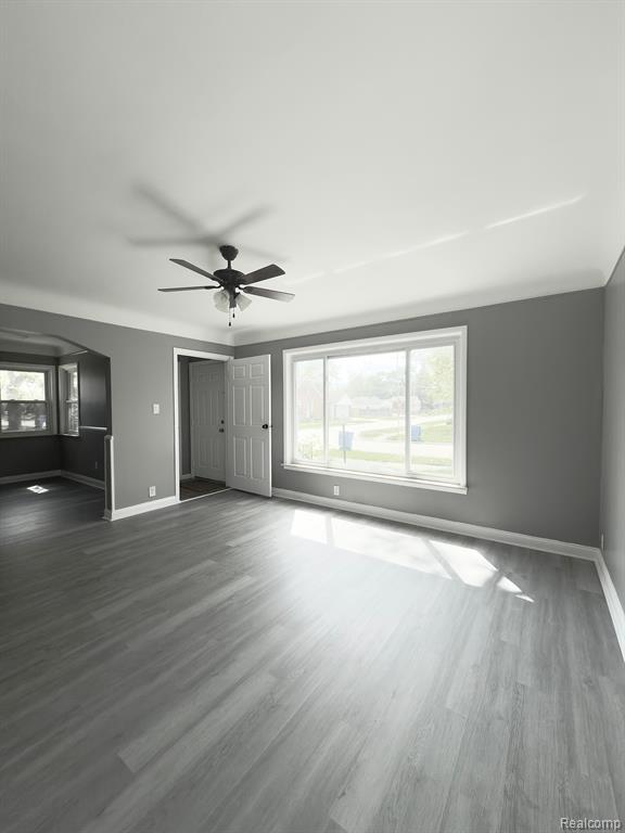 7402 COLONIAL Street, Dearborn Heights, MI 48127 — Photo 9