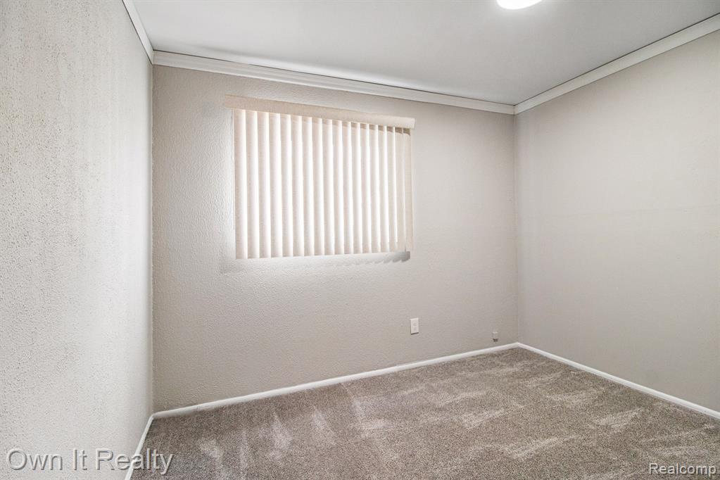 4992 MCKINLEY Street, Dearborn Heights, MI 48125 — Photo 17