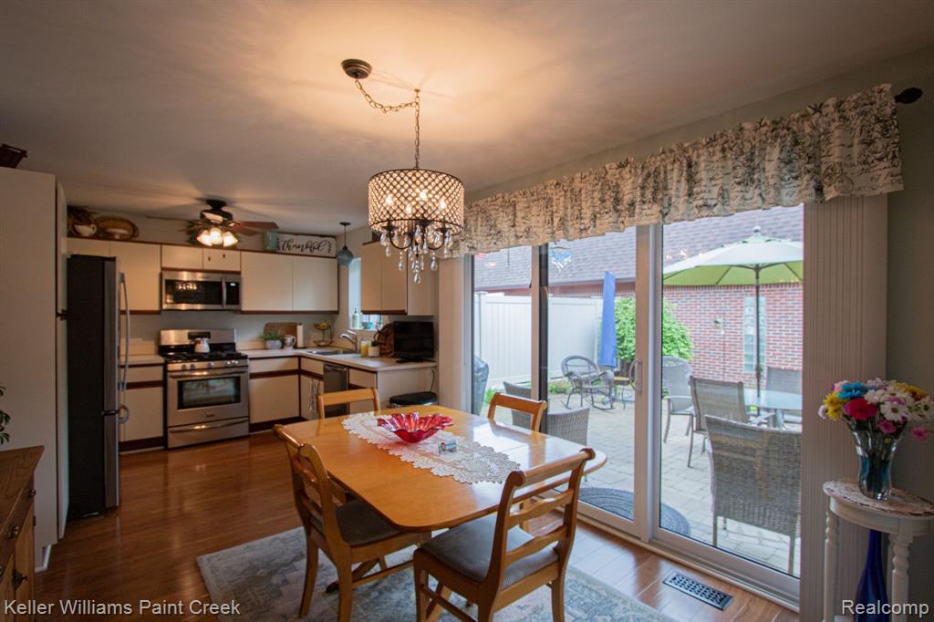 42200 LOCHMOOR Street, Clinton Twp, MI 48038 — Photo 10