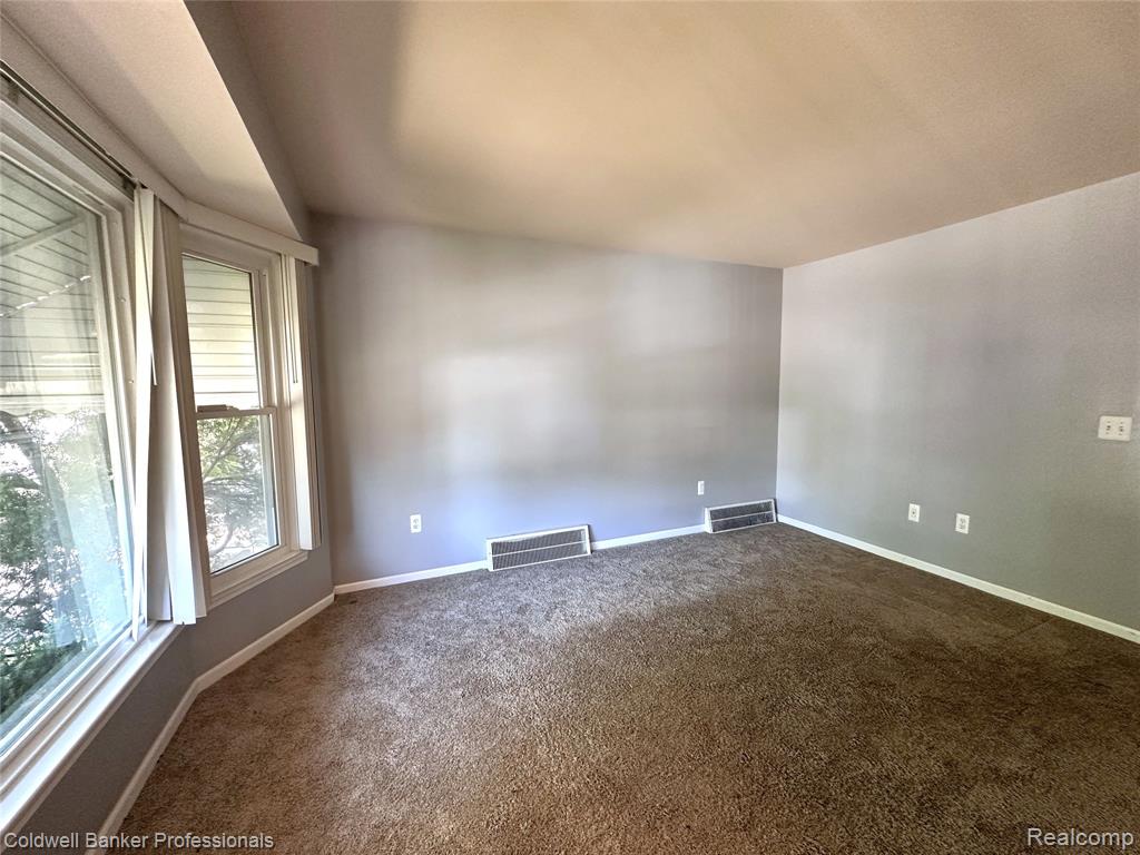 21376 Mitchelldale Avenue, Ferndale, MI 48220 — Photo 6