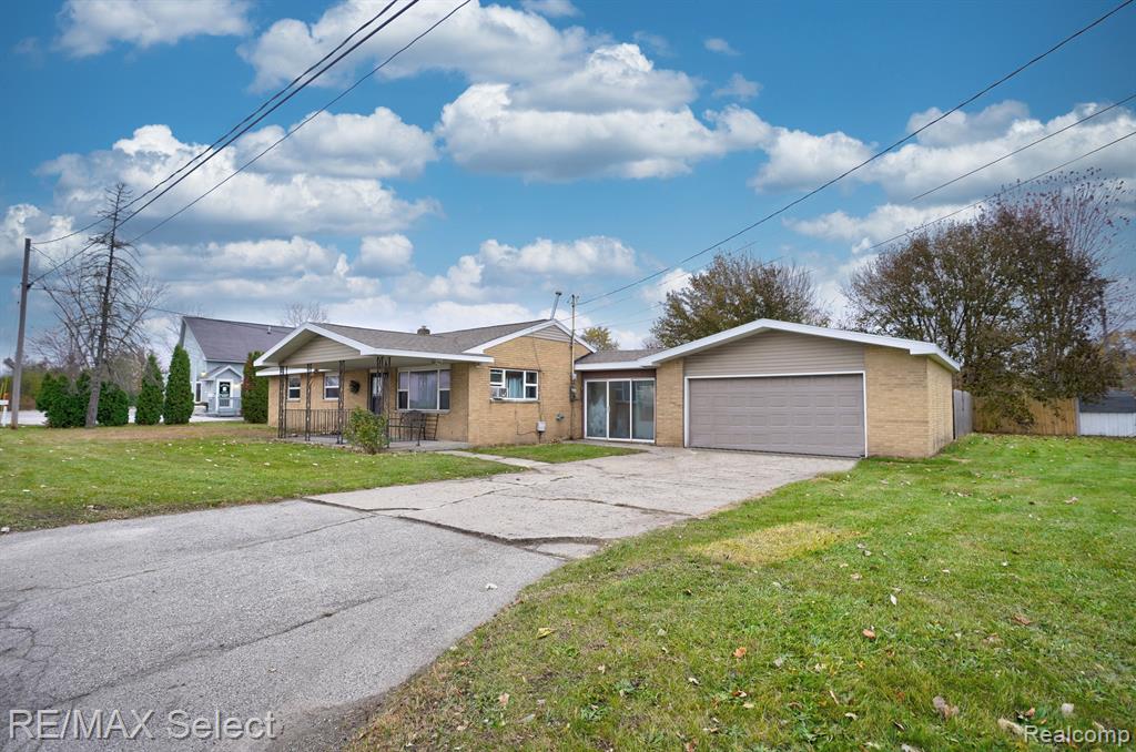 1788 TITTABAWASSEE Road, Saginaw, MI 48604 — Photo 2
