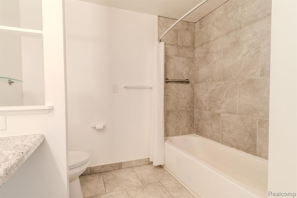 474 Fox Hills Drive N, Bloomfield Hills, MI 48304 — Photo 11