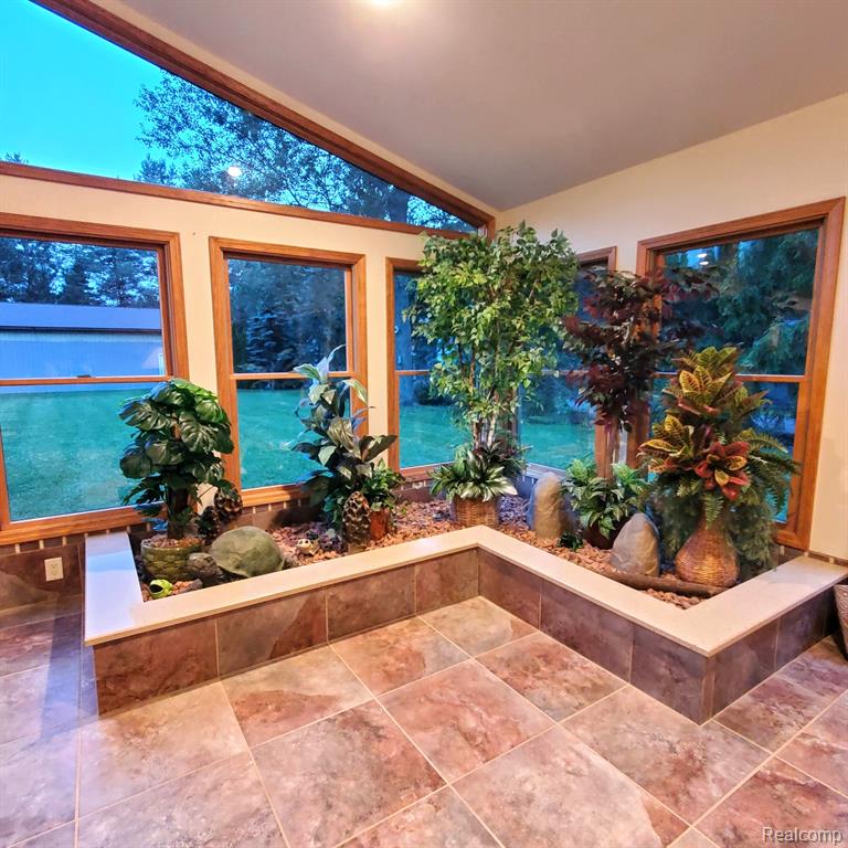 6380 E Pierson Rd Road, Flint, MI 48506 — Photo 10