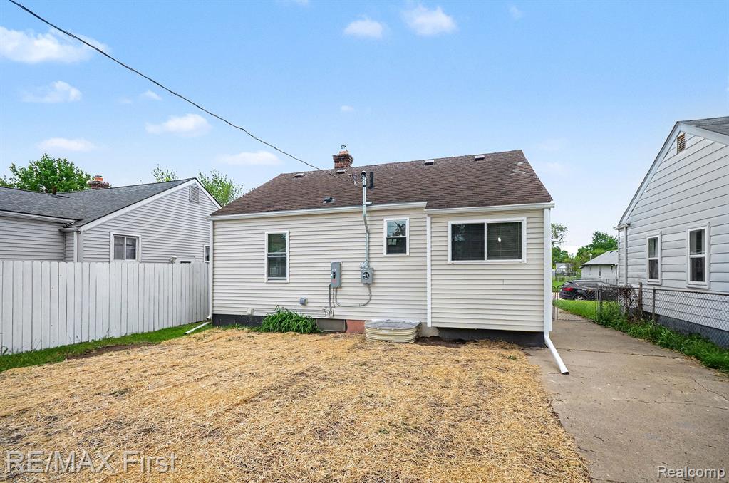 27825 Van Howe Street, Roseville, MI 48066 — Photo 16
