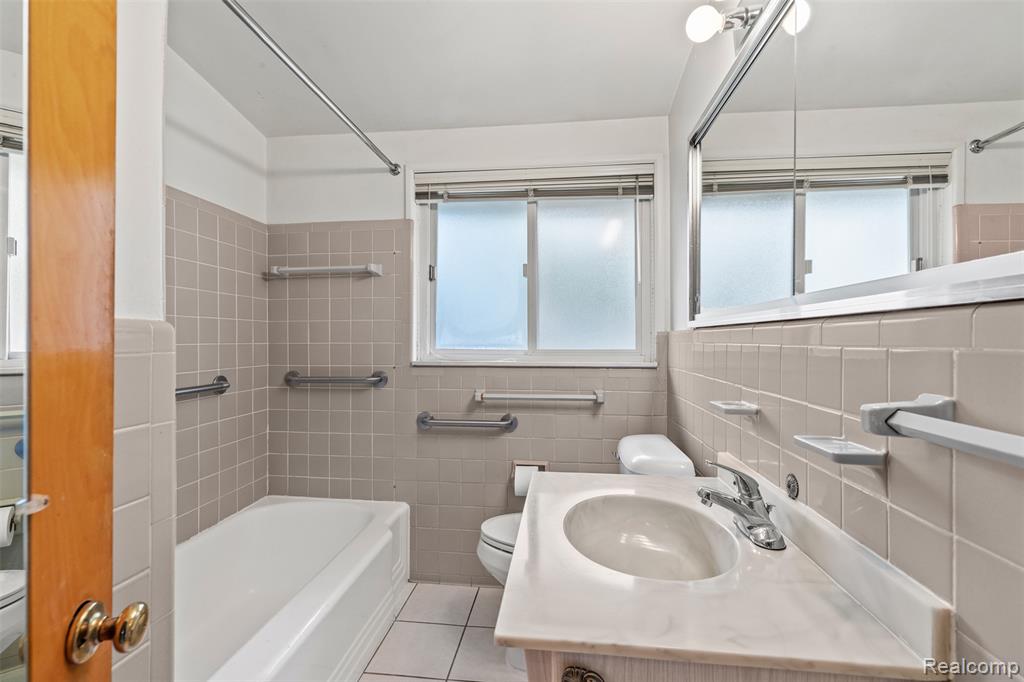 9212 Idaho Street, Livonia, MI 48150 — Photo 15