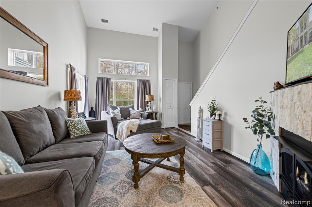 25899 Maritime Circle N, Harrison Township, MI — Photo 5