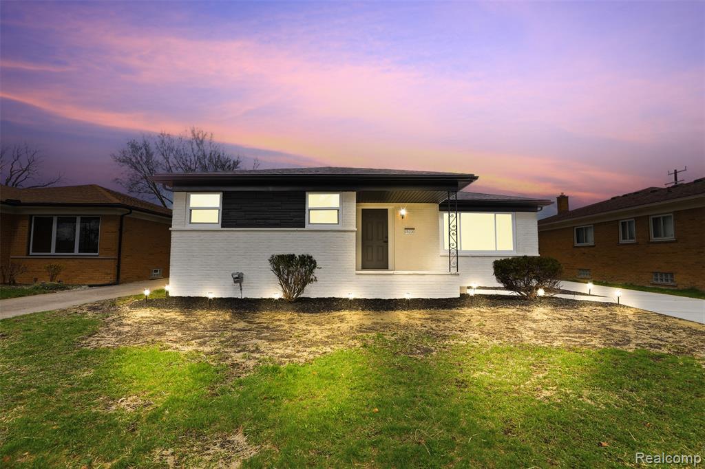 15230 Oakwood Drive, Oak Park, MI 48237 — Photo 3