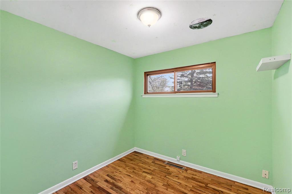 2423 N Long Lake Road, Fenton, MI 48430 — Photo 10