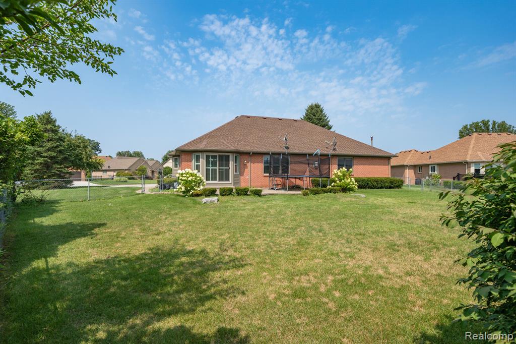 51384 Indian Pointe Drive, Macomb, MI 48042 — Photo 31