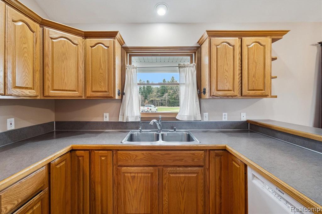 4332 LAKE PLEASANT Road, North Branch, MI 48461 — Photo 15