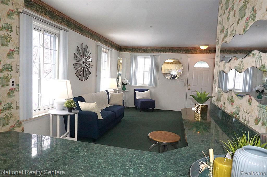 38348 CAROLON Boulevard, Westland, MI — Photo 3