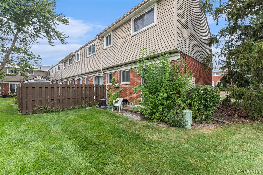 8210 Hettenberger, Warren, MI 48093 — Photo 4