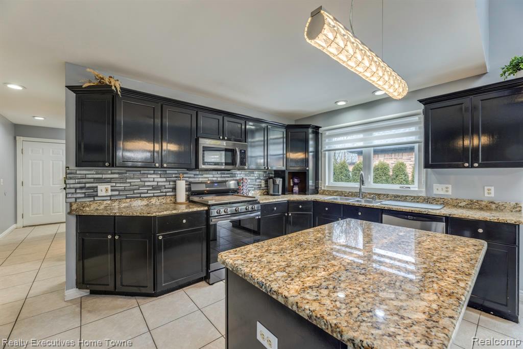 48896 KINGS Drive, Shelby Twp, MI 48315 — Photo 20