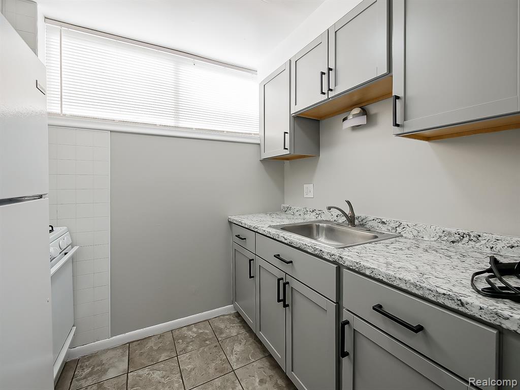 178 Summit View Court, White Lake, MI — Photo 5