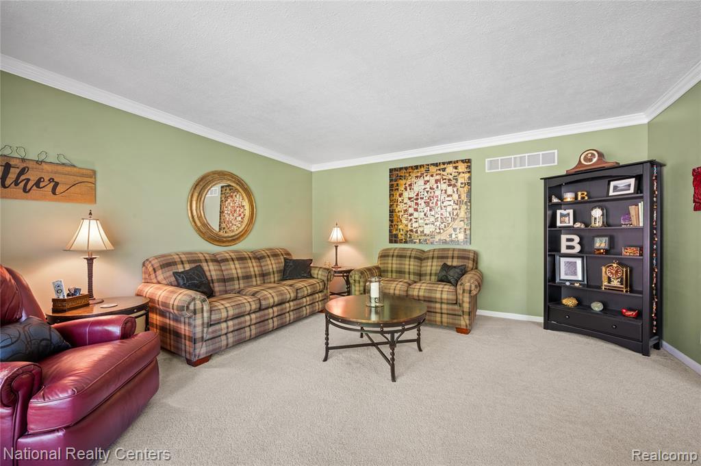 16 Lakeridge Drive, Adrian, MI 49221 — Photo 4