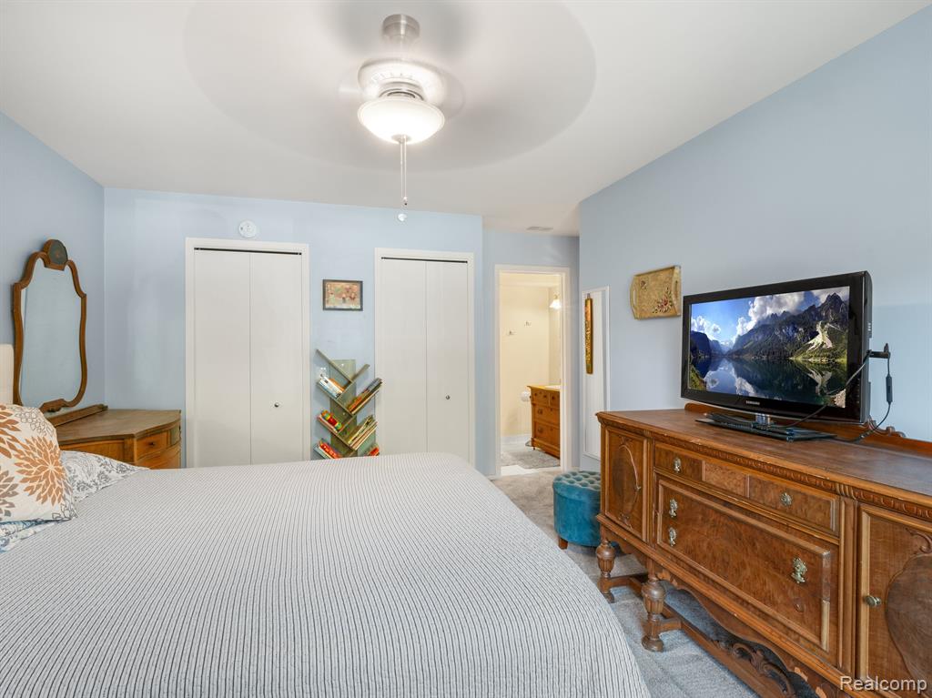 300 SPRING BROOKE Drive, 300, Brighton, MI 48116 — Photo 17