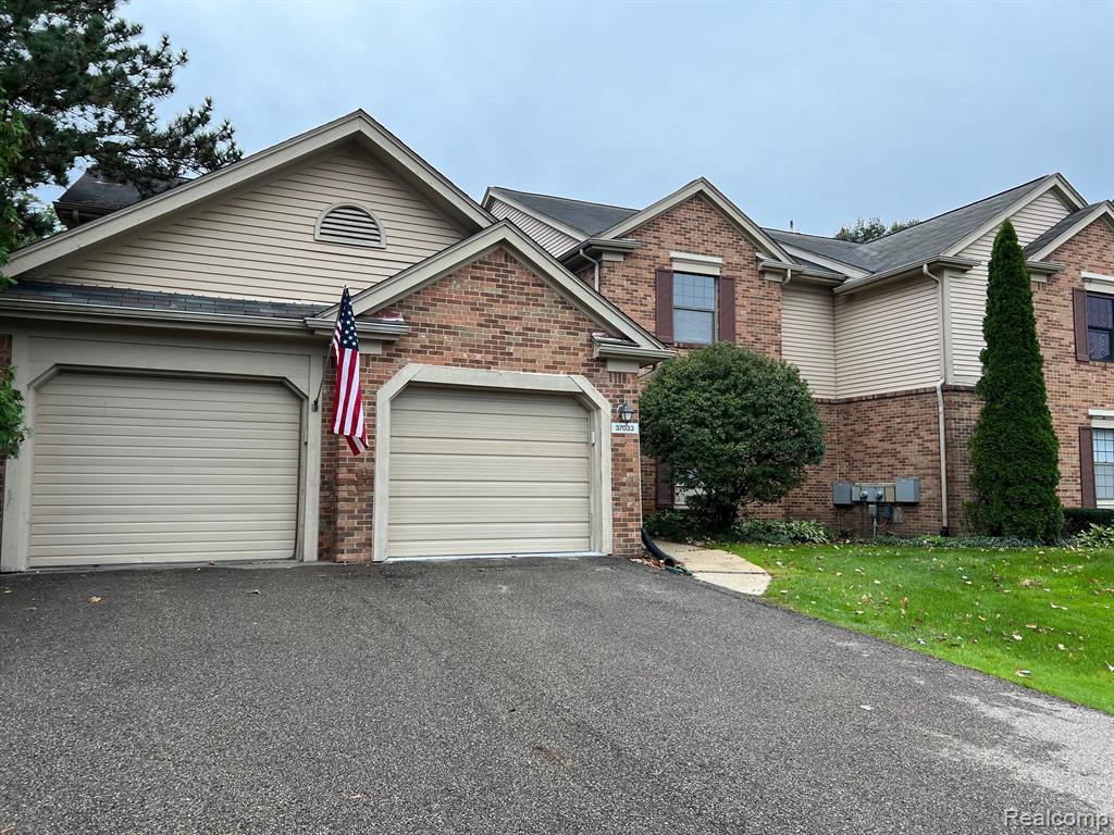 37033 RIDGEDALE Circle, Farmington Hills, MI 48331 — front exterior