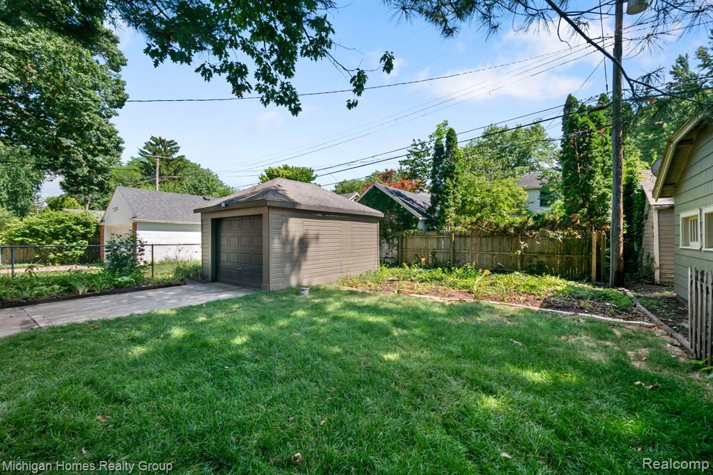62 Wellesley Dr. Drive, Pleasant Ridge, MI — Photo 33